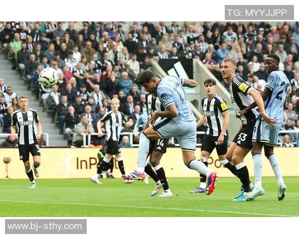 卢卡库领衔战热刺双方争夺英超积分榜关键战役 卢卡库领衔战热刺双方争夺英超积分榜关键战役